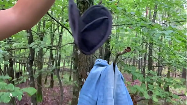 I BLINDFOLDED MYSELF ON A FREQUENTED TRAIL !!!