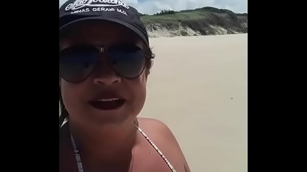 Me exibindo na praia